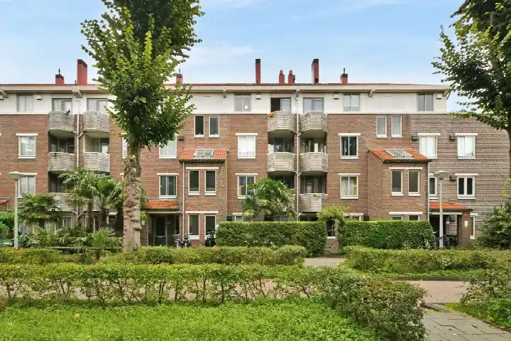 Apartment for sale: Voorthuizenstraat 133, Gein 1 Amsterdam