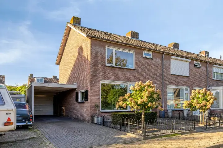 Corner house for sale: Vooskerbos 25, Omg. Achterbos/Papenakker Moergestel