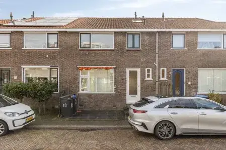 Terraced house for sale: Vorensaterstraat 52, Standhasenstraat en omgeving Dordrecht