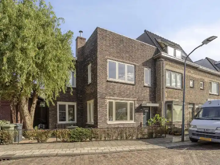 Hoekwoning te koop: Vosmaerstraat 49, Van Zeggelenbuurt Haarlem