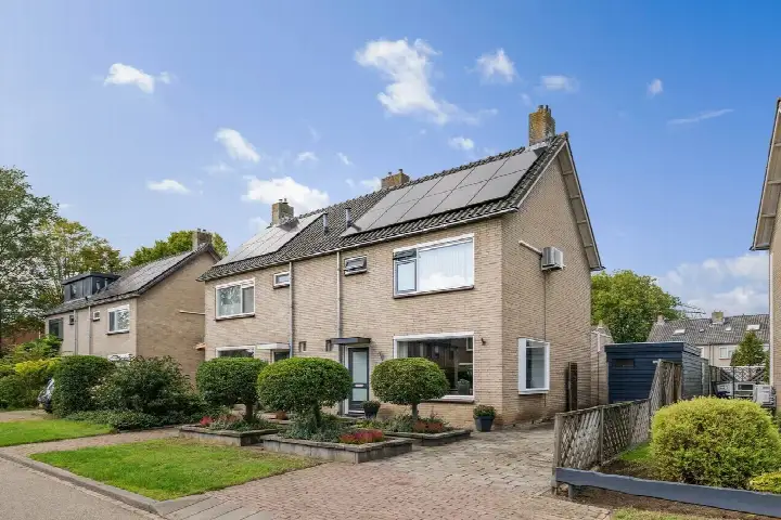 Semi-detached for sale: Vossebeltweg 4, Dorp Diepenveen Diepenveen