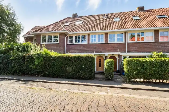 Tussenwoning te koop: Vossiuslaan 51, Vondellaan Bussum