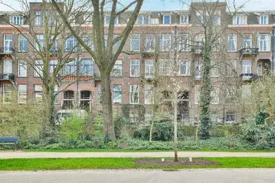 Apartment for sale: Vossiusstraat 27-2, P.C. Hooftbuurt Amsterdam