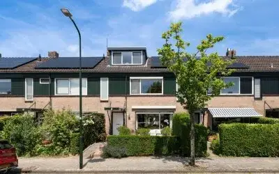 Tussenwoning te koop: Vredelantstraat 10, Vreeland Dorp Vreeland