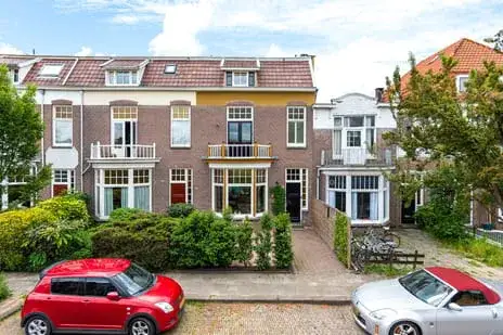 Tussenwoning te koop: Vredeman de Vriesstraat 52, Welgelegen Leeuwarden