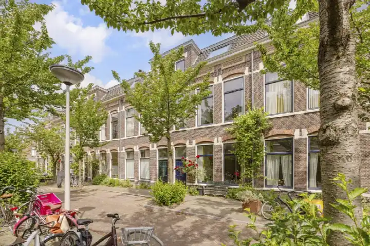 Terraced house for sale: Vreewijkstraat 3, Vreewijk Leiden