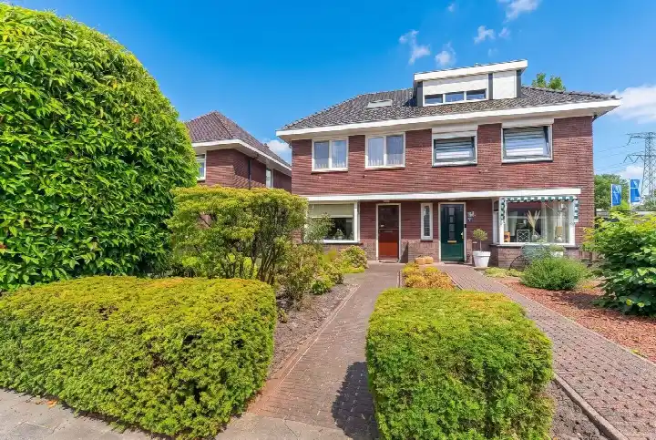 Twee-onder-één-kap te koop: Vriezenveenseweg 99, Vriezenveenseweg en omgeving Haghoek Oost Almelo