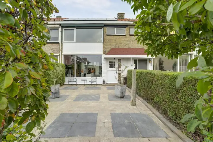 Tussenwoning te koop: Vrije Nesse 50, Dronenwijk-Noord Bodegraven