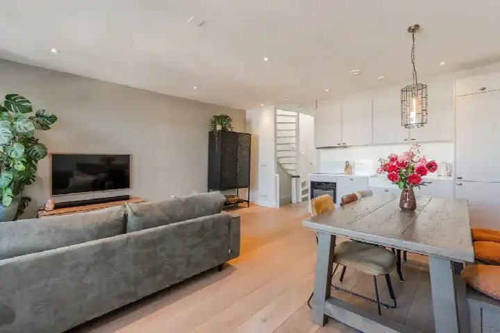 Apartment for sale: Vrolikstraat 303-4, Oosterparkbuurt-Zuidwest Amsterdam
