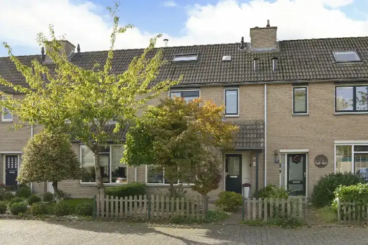 Tussenwoning te koop: Vrouwenzand 25, Bovenmaat Noord Huizen