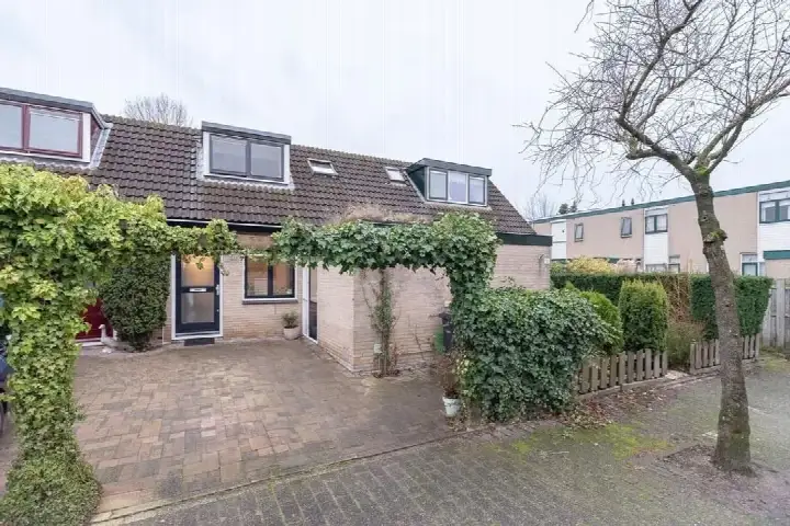 Terraced house for rent: Vrouwenzand 49, Bovenmaat Noord Huizen