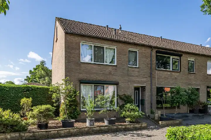 Hoekwoning te koop: Vrouwtjesweg 43, Stad aan 't Haringvliet woonkern Stad Aan 'T Haringvliet