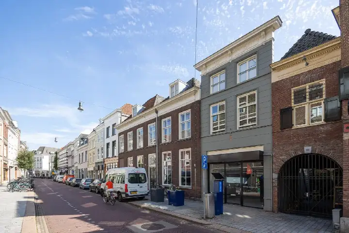 Apartment for sale: Vughterstraat 100, Binnenstad centrum 'S-Hertogenbosch
