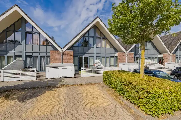 Tussenwoning te koop: Vuurdoornstraat 4, Lisserbroek Lisserbroek