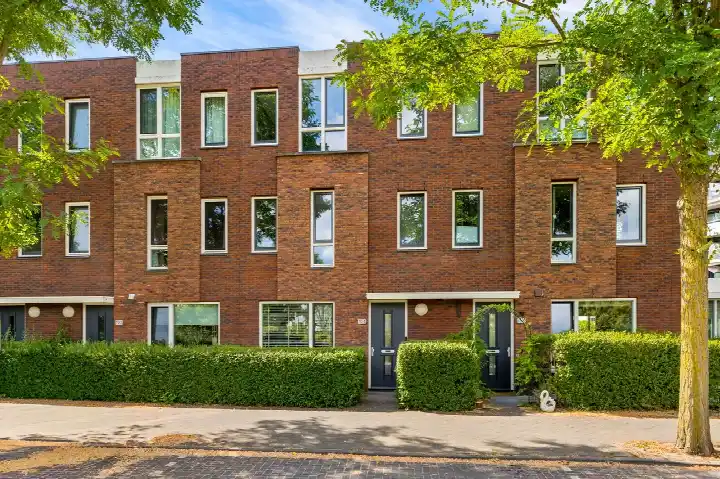 Tussenwoning te koop: Vuurvlindersingel 104, Het Zand-Oost Utrecht