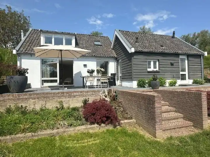 Vrijstaande woning te huur: Waalbandijk 84, Verspreide huizen Afferden Afferden (Ge)