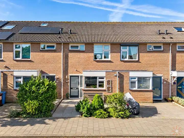 Tussenwoning te koop: Waalstraat 1B, Hazeveld Alphen Aan Den Rijn
