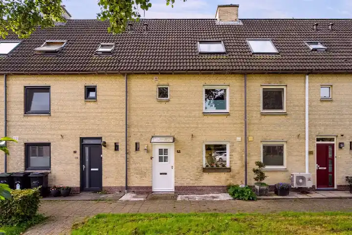 Tussenwoning te koop: Waalstraat 53, Waterwijk Midden Almere