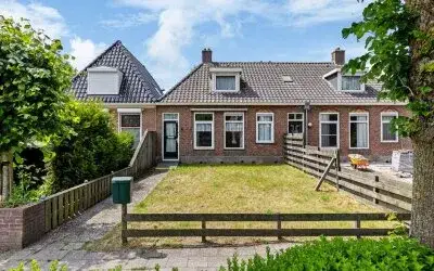 Tussenwoning te koop: Waaxenserweg 24, Lollum Lollum