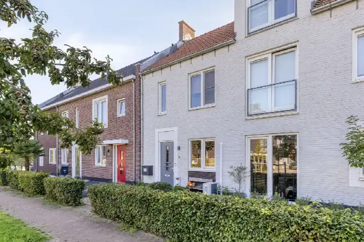 Tussenwoning te koop: Wagenmaker 74, Huurlingsedam Wijchen