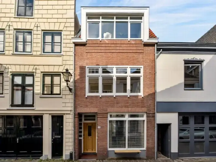 Corner house for sale: Walstraat 19, Binnenstad-Zuid Zwolle