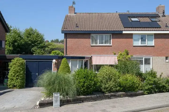 Tussenwoning te koop: Walta 9, De Wiken oost Drachten