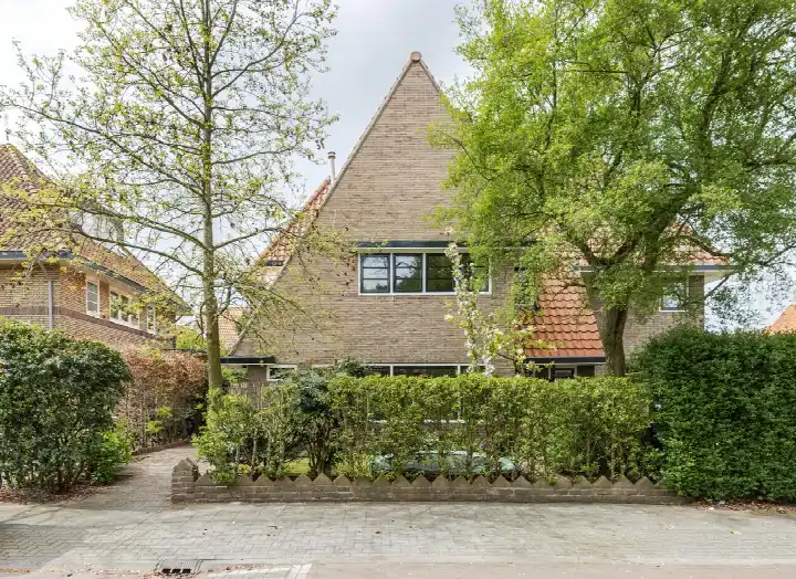 Twee-onder-één-kap te koop: Waltherlaan 16, Waltherlaan Bussum