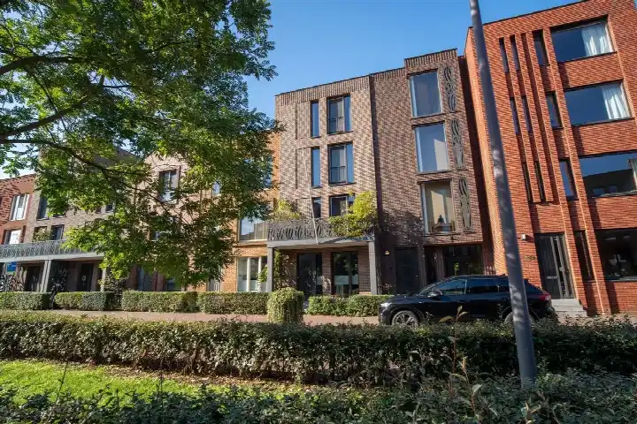 Terraced house for sale: Wandeloordlaan 89, Nieuw Crooswijk Rotterdam