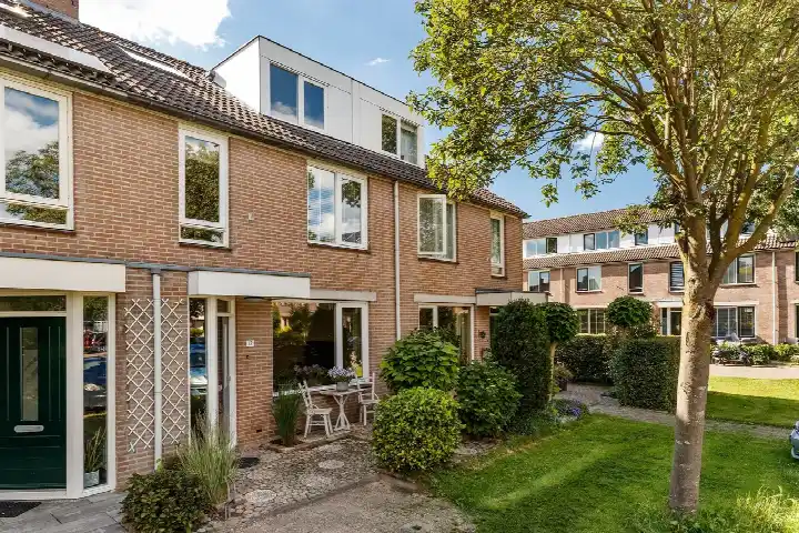 Tussenwoning te koop: Wanveld 12, Velden Houten