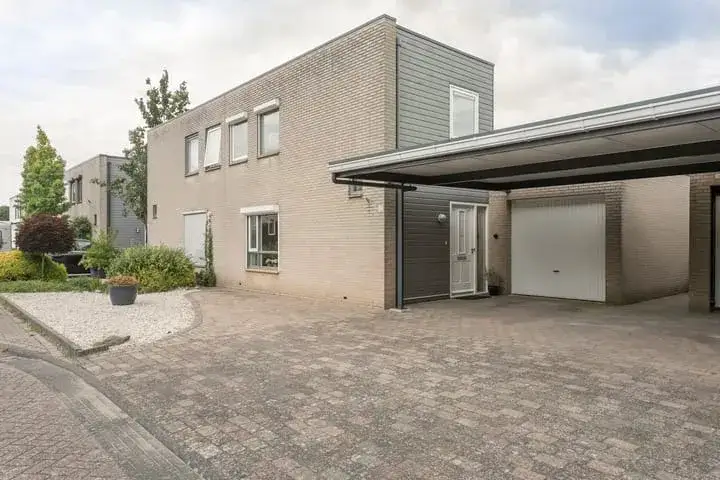 Twee-onder-één-kap te koop: Wapendrager 42, Vlinderbuurt Meppel