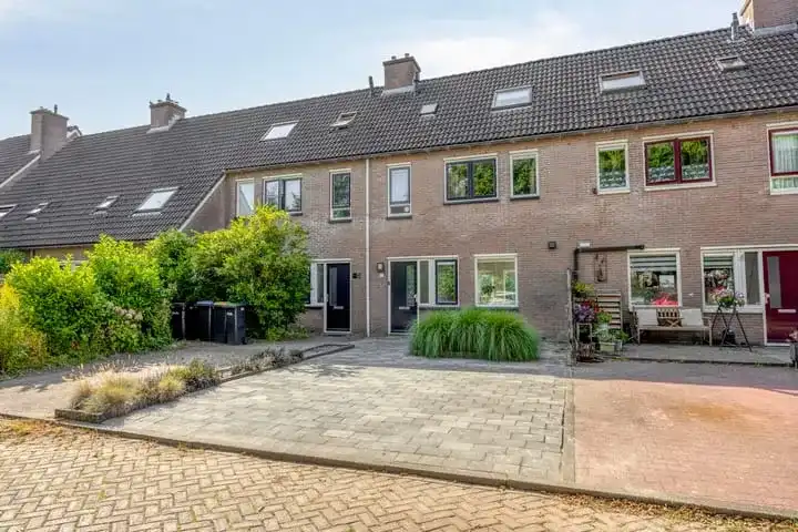 Tussenwoning te koop: Warderhof 40, Emmeloord-de Zuidert Emmeloord