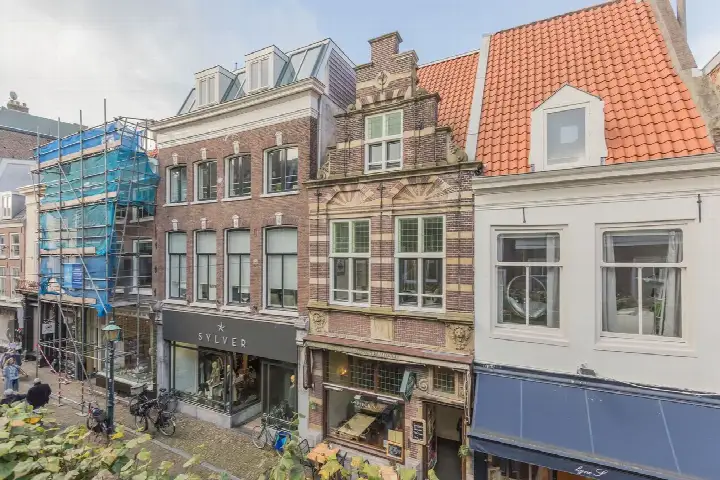 Appartement te huur: Warmoesstraat 20B, Binnenstad Haarlem