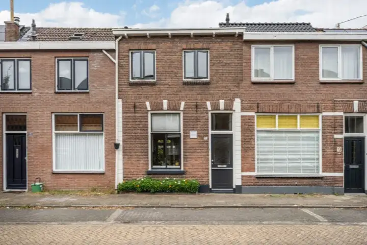 Terraced house for sale: Warmoesstraat 71, Dieze-Centrum Zwolle