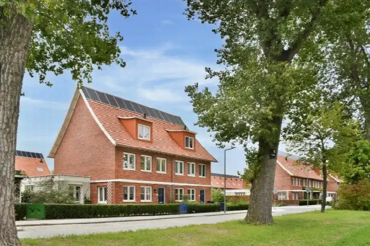 Twee-onder-één-kap te koop: Warmoldstraat 73B, Wielewaal Rotterdam