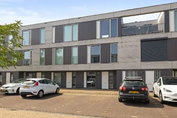 Terraced house for sale: Waterlinie 411, Waterrijk Eindhoven