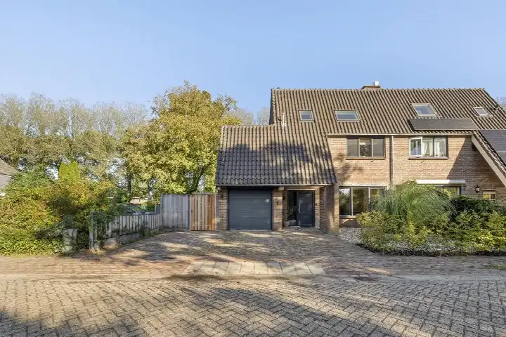 Hoekwoning te koop: Watersnip 1, Noordbuurt Eemnes