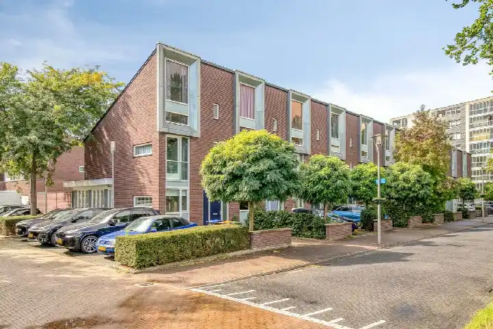 Corner house for rent: Waterstede 71, Antilopespoor Maarssen