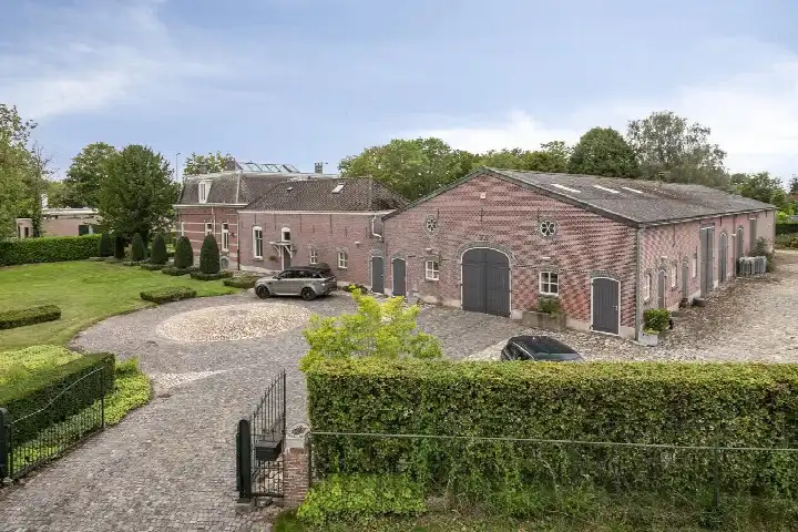 Vrijstaande woning te koop: Waterstraat 4, Wouw Wouw