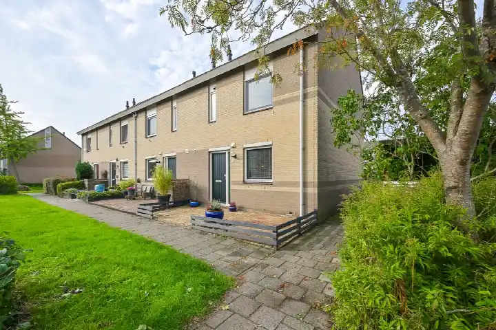 Corner house for sale: Watertoren 2, Westeinde Wormer