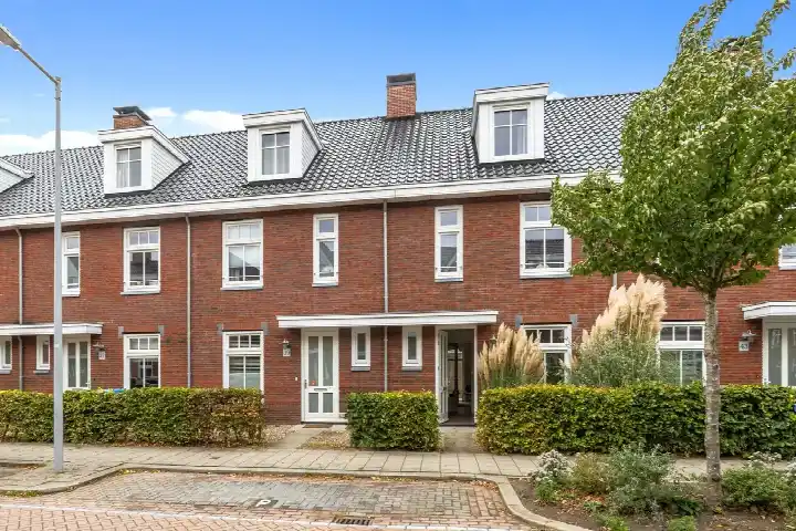 Terraced house for sale: Watertorenlaan 41, Voorburg West zuid Voorburg