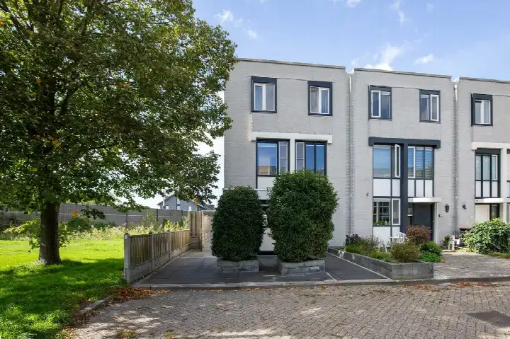 Hoekwoning te koop: Wederik 66, Legmeer Uithoorn