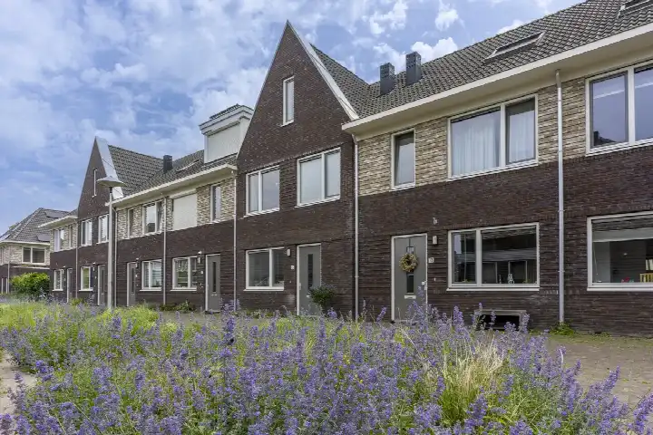 Tussenwoning te koop: Weeresteinhof 15, Queeckhovenplein en omgeving Utrecht