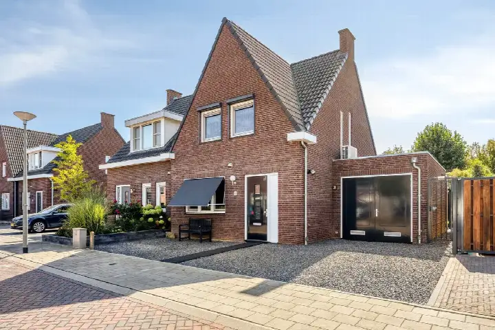 Twee-onder-één-kap te koop: Weidehof 8, Wanssum Wanssum