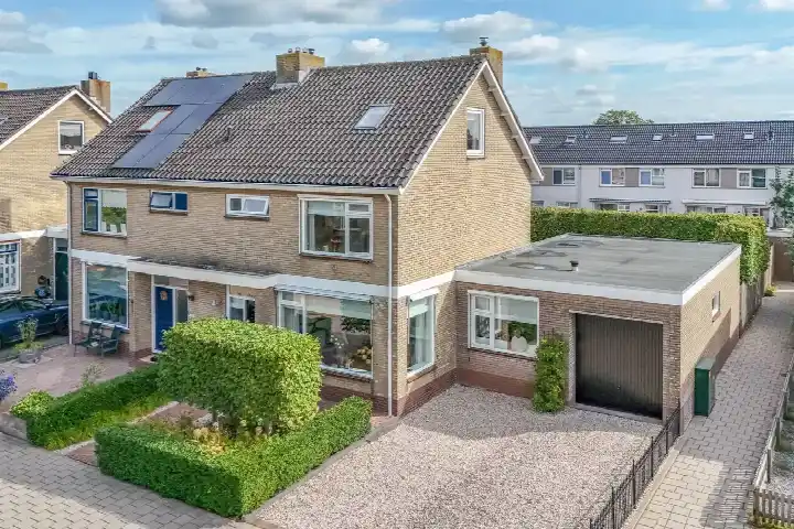 Hoekwoning te koop: Weidestraat 31, Uitbreiding Dorp Bergambacht