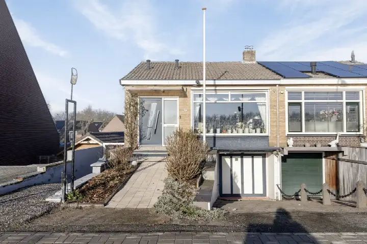 Twee-onder-één-kap te koop: Welhoeksedijk 18, Poortugaal-Centrum Poortugaal