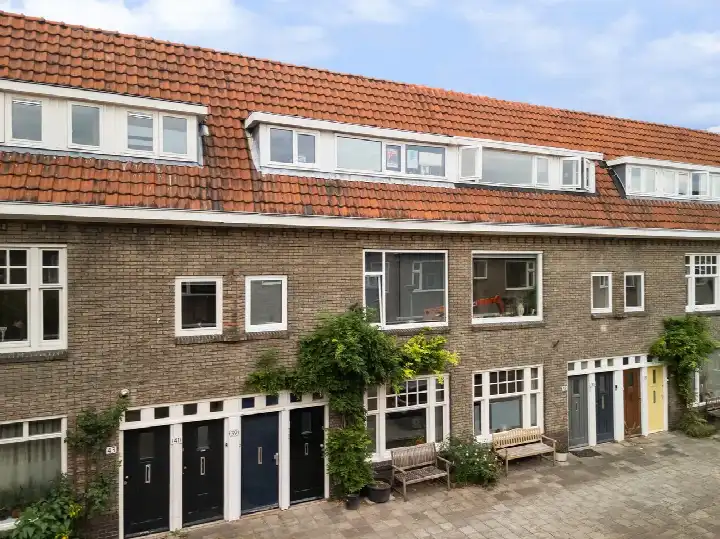 Apartment for sale: Weltevredenstraat 37, Laan van Nieuw-Guinea, Spinozaweg e.o. Utrecht