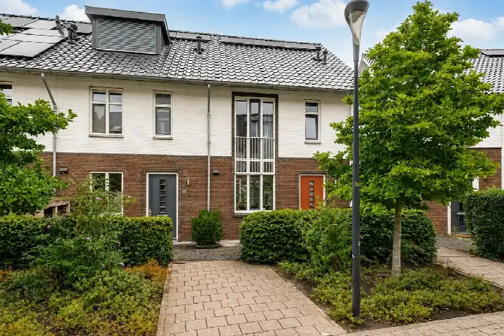 Corner house for sale: Wenemar van Redichemstraat 13, Parijsch Lokkershoek Culemborg