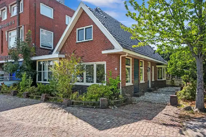 Detached house for sale: Werfkade 12, Industriegebied Martenshoek Hoogezand