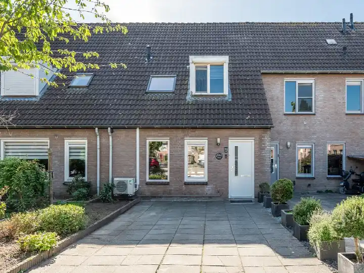 Tussenwoning te koop: Weserlaan 9, De Gentiaan Son En Breugel
