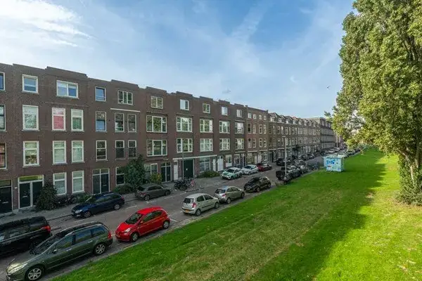Appartement te koop: West-Varkenoordseweg 129A02, Hillesluis Rotterdam